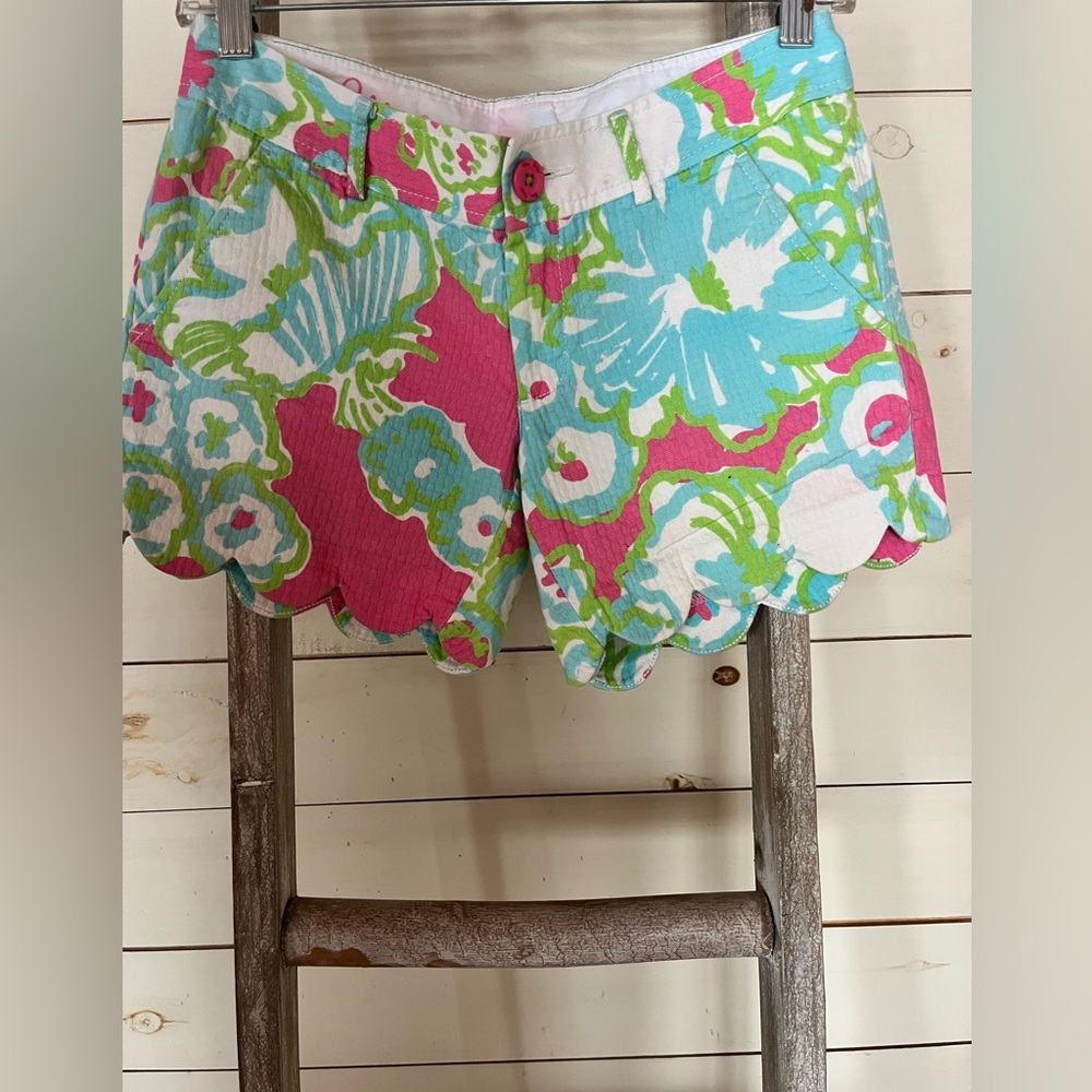 Lilly Pulitzer Buttercup Scalloped Hem Shorts
